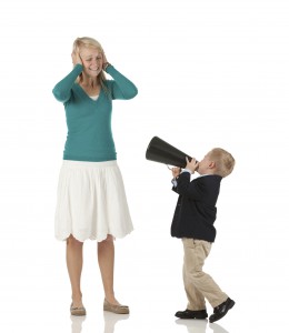 چرا والدین بر سر کودک خود فریاد می زنند؟