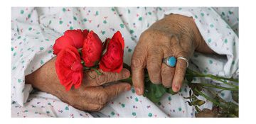 مروری بر تفاوت آسیب‌های سالمندی در میان زنان و مردان
