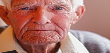 تدوین سند ملی سالمندی در کشور/لحاظ کردن برنامه‌های مقابله با سالمندآزاری