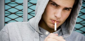 چگونه مانع سیگار کشیدن نوجوانان شویم؟