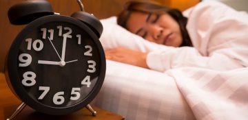 خواب کمتر یا بیشتر از 8 ساعت عملکرد شناختی را کاهش می‌دهد