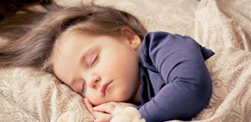 چرا کودکان باید خواب کافی داشته باشند؟