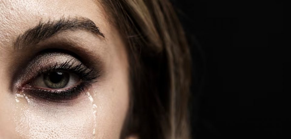 ۹ فایده گریه برای سلامتی جسم و روان شما