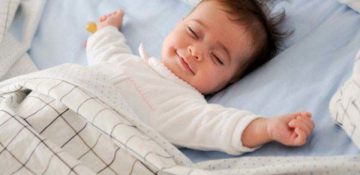 بهترین و اصولی ترین مراحل خواباندن نوزاد در شب