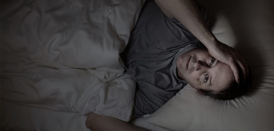 چرا بعضی‌ها هر شب ساعت ۳ یا ۴ از خواب می‌پرند؟