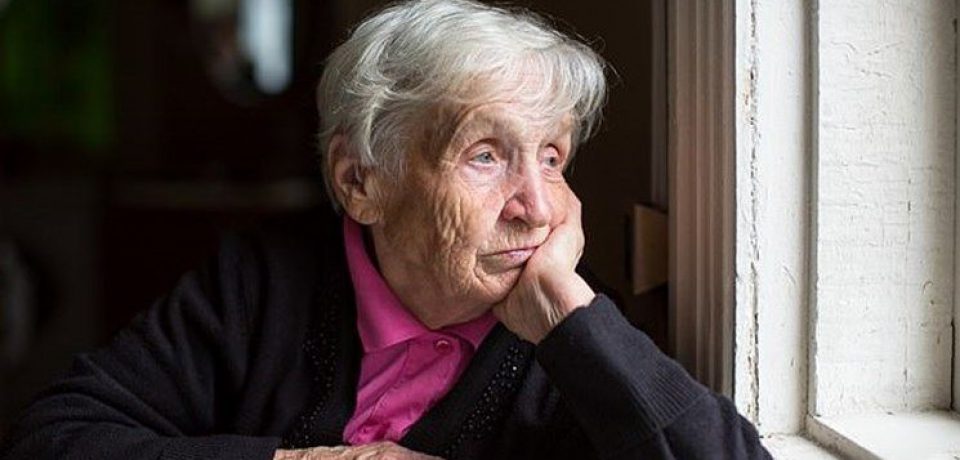 تنهایی با زوال شناختی در افراد مسن مرتبط است!